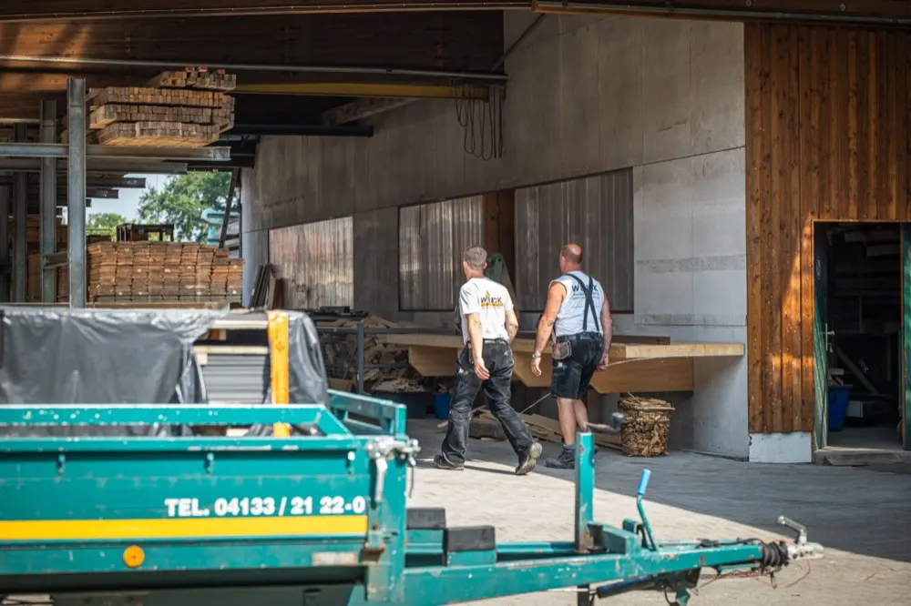 WENCK Kollegen unterstützen sich auf der Baustelle